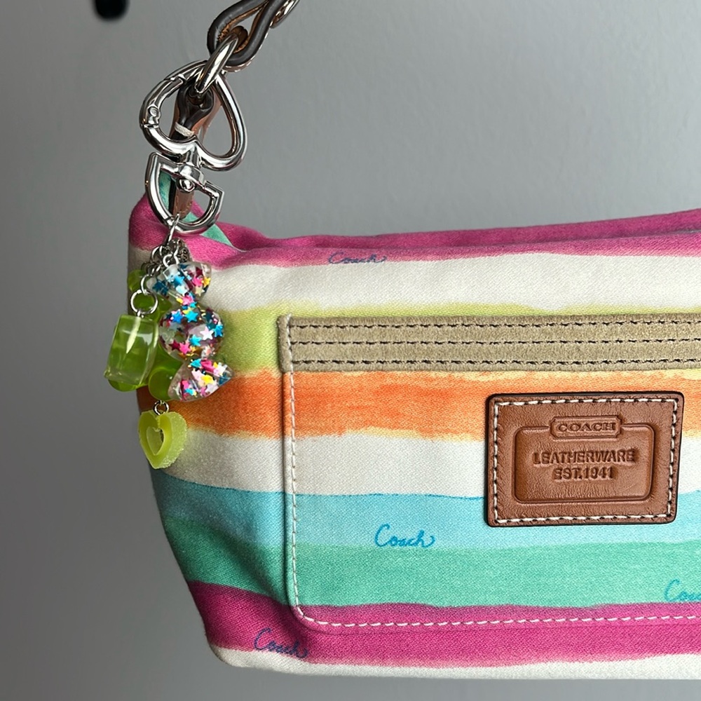 Colorful Green GummyBear Keychain With Candy Charms And Heart Silver Clip - Picture 3 of 3